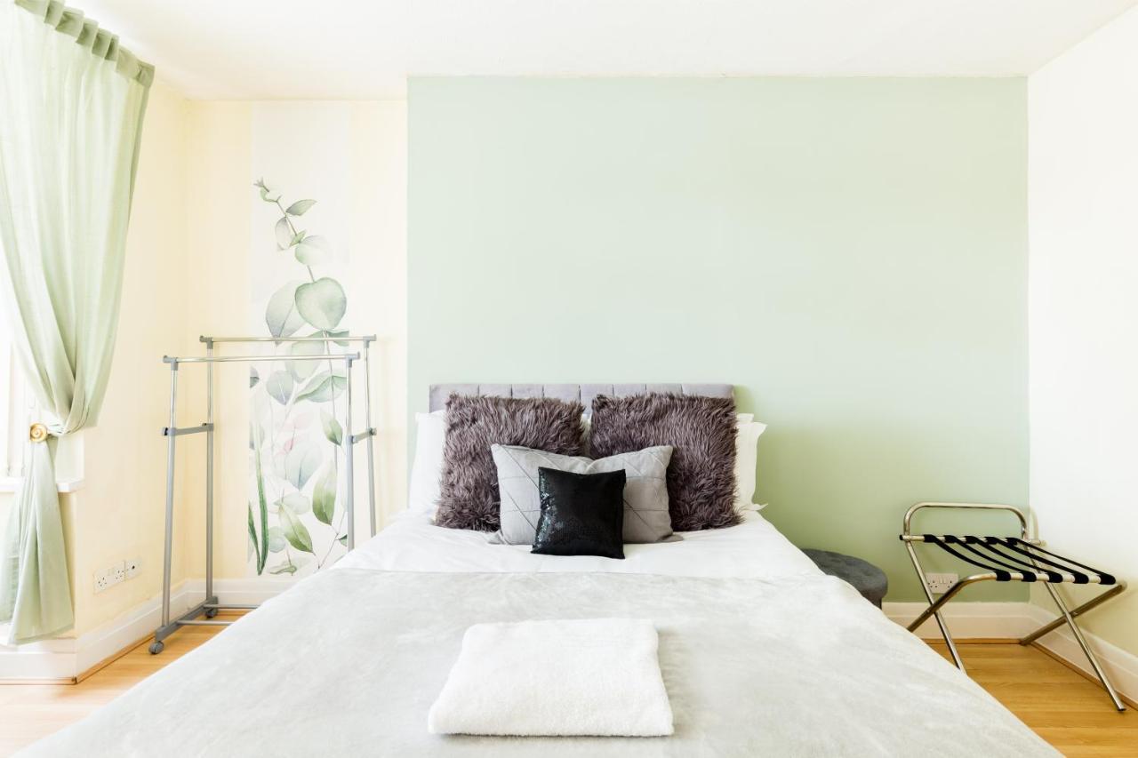Beautiful 6 Bedroom House For 17 Guests Next To Edgbaston Stadium 伯明翰 外观 照片