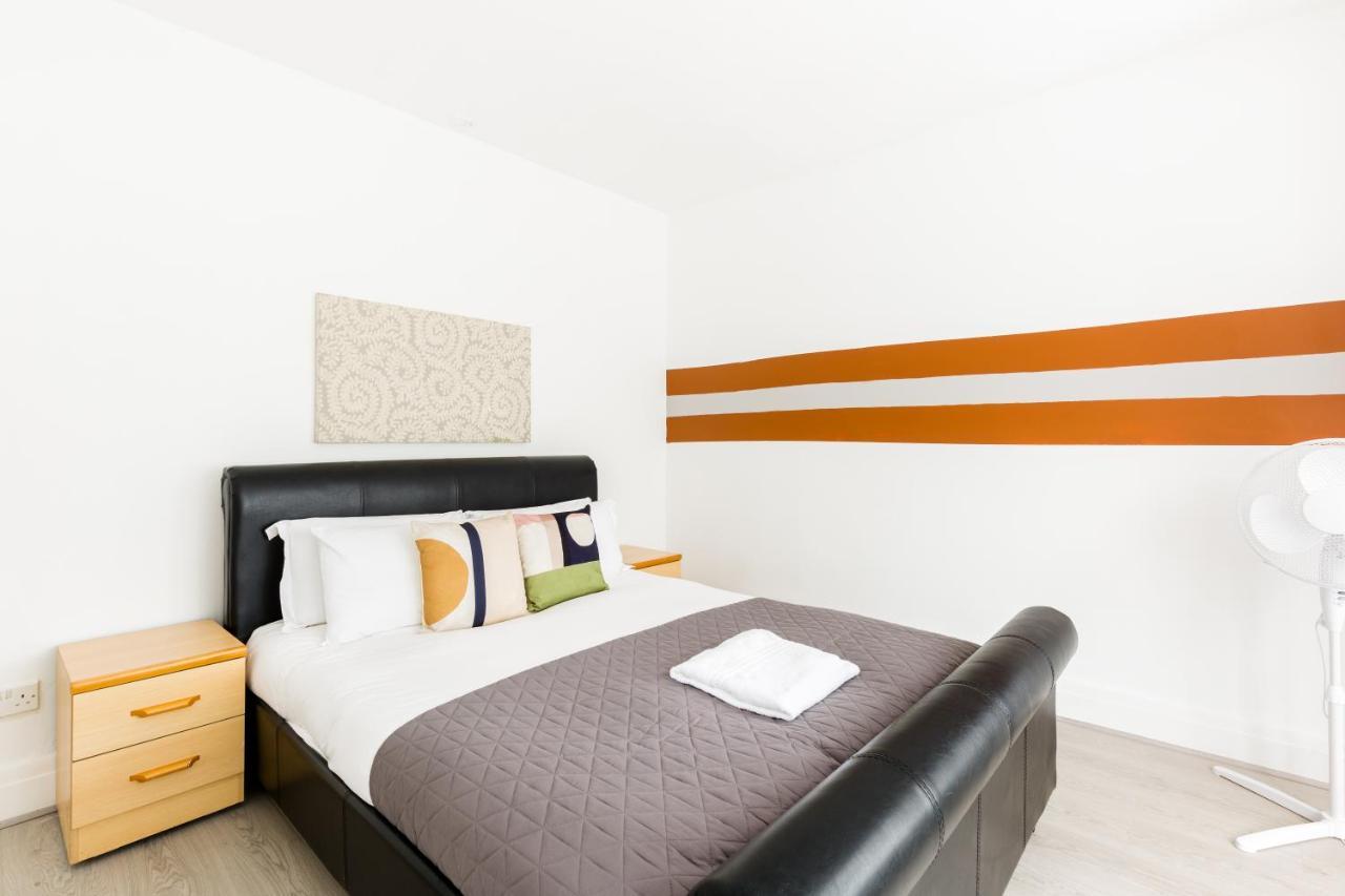 Beautiful 6 Bedroom House For 17 Guests Next To Edgbaston Stadium 伯明翰 外观 照片