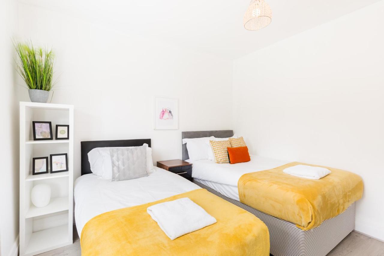 Beautiful 6 Bedroom House For 17 Guests Next To Edgbaston Stadium 伯明翰 外观 照片